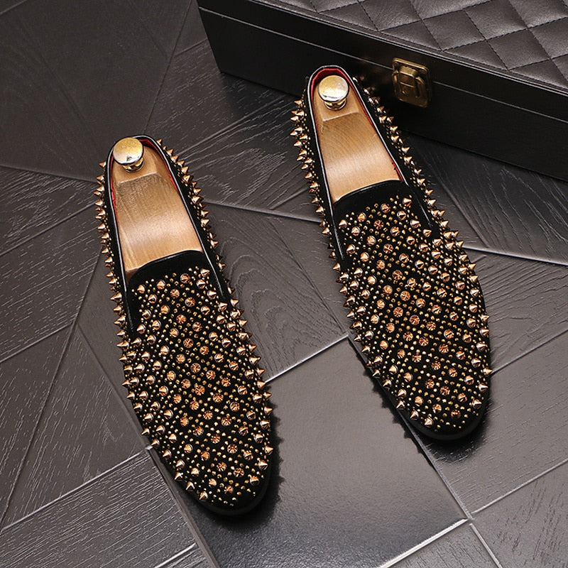 Luxury Brand Men's Fashion Rivets Shoes Black Punk Flats Loafers Men Handmade Spiked Man Party Wedding Shoes Soft Moccasins